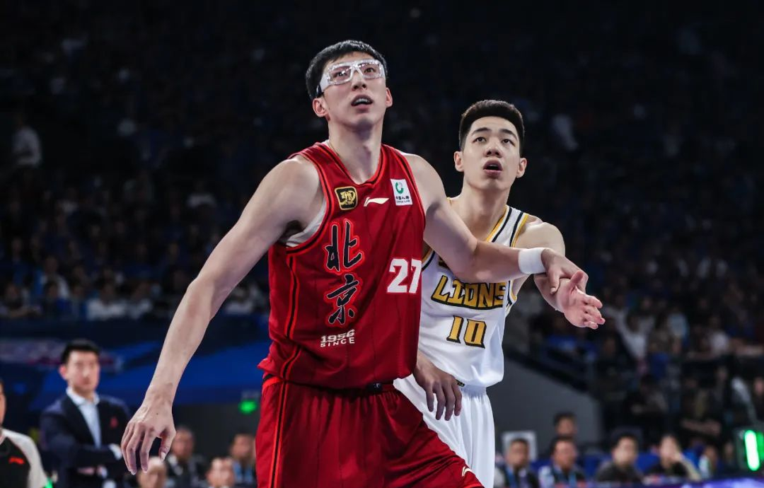 关于赛地聚焦：CBA常规赛赛后热度飙升，广州队刷新队史纪录，气氛紧张，心理建设被强调的信息-友博娱乐